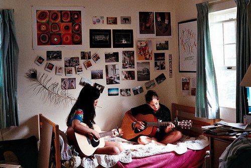 明明很压抑还要强颜欢笑的句子(36句)