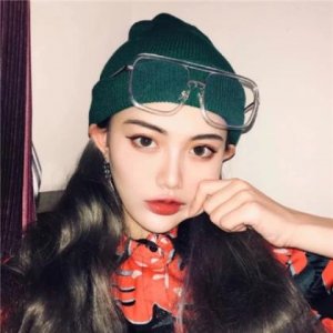 ​用一句话赞美月亮 月亮就像什么写一句话