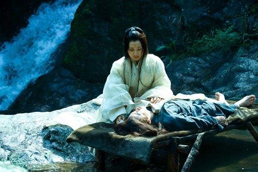 吕布是三国第一猛将,为什么打不过李傕郭汜?