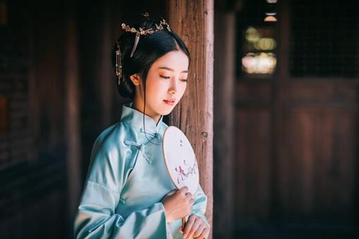 清朝官员不能跟三种女人结婚,这是哪三种?