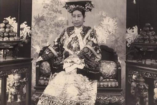 慈禧年轻时照片复原 竟然是个大美女?