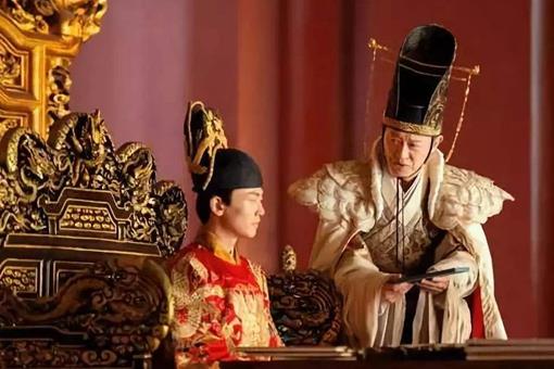 魏忠贤为什么被称为九千九百岁?他究竟靠什么上的位?