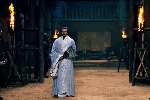 诸葛亮为了稳固地位做了哪些事?对蜀汉究竟是好是坏?