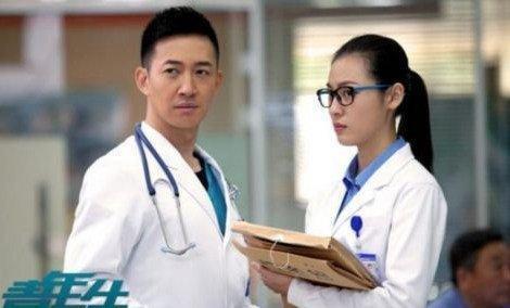 男演员王阳公开婚讯晒婚纱照大秀恩爱, 老婆同为上戏毕业的演员