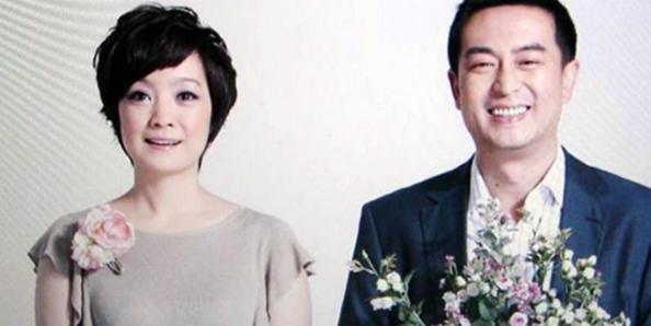 张嘉译一家三口同框外出，妻子朴素似路人，10岁女儿好可爱