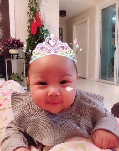 奥运冠军秦凯现状：妻子婚后身材变化大，生一岁女儿，生活滋润！