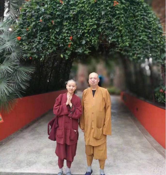 还珠格格中小鸽子扮演者被爆剃度出家？ 曾做老师，现赐法名宏行