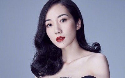 ​韩雪隐瞒多年的老公终于曝光，原来是身价过亿的他，难怪不公开