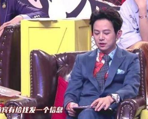 冯提莫参加完快本，何炅全程黑脸，谢娜直翻白眼！这是怎么了
