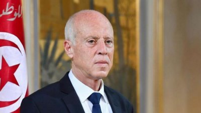 ​突尼斯总统告诉自己的外交部长：必须就这个问题做出决定！
