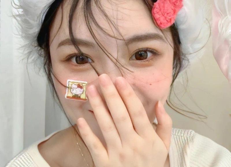 形容画画的句子简短 形容画画的句子简短