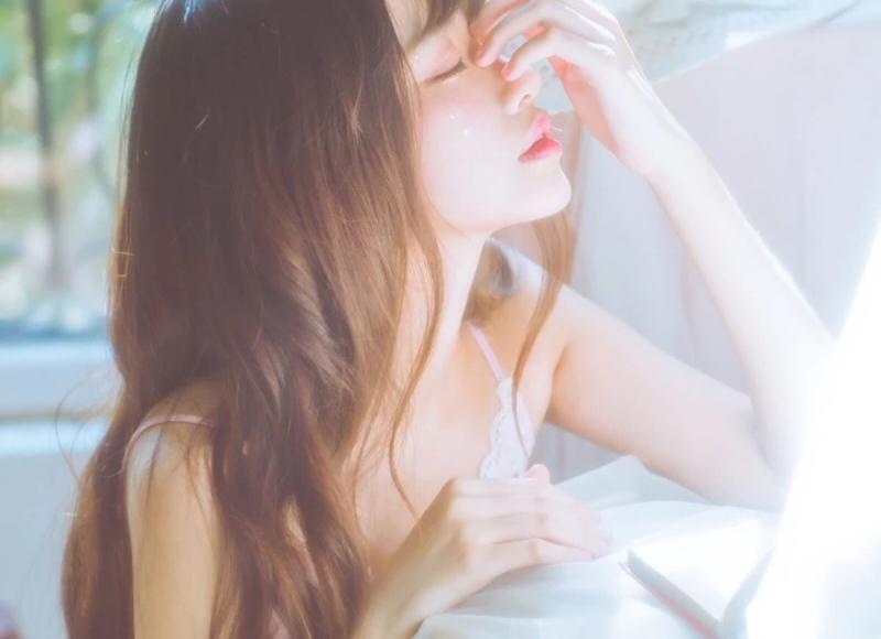  形容同伴外貌的短句合计50条