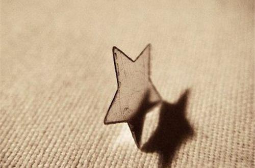 热恋好听的微信情侣签名 你是我的整个宇宙