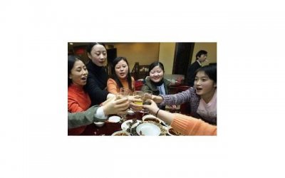 ​女朋友不开心了怎么逗她开心的话，一句话让她开心