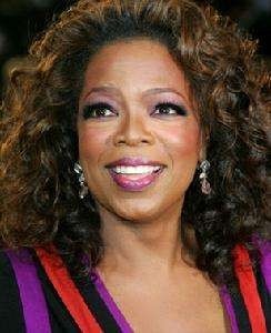 奥普拉·温弗瑞,美国著名的女脱口秀主持人,坎坷的成功经历