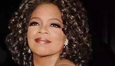 ​奥普拉·温弗瑞，美国著名的女脱口秀主持人，坎坷的成功经历