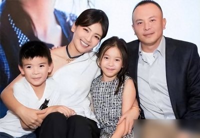 ​刘涛全家福曝光！14女儿长相清秀像妈妈，8岁儿子可惜颜值像爸爸
