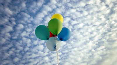 ​永远别让任何人从你这里免费得到任何东西，免费的从来不会被珍惜