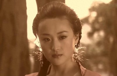 ​6版裘千尺：两版是男人反串，两版是同一人演，一版比小龙女还美