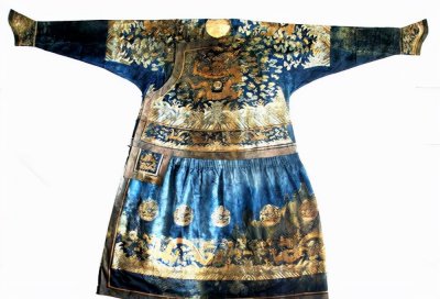 ​2006年石景山出土的龙袍干尸到底是谁？为何专家也难确定其身份？