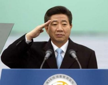 ​卢武铉和文在寅，韩国政坛的两股清流，他们有着怎样的传奇人生？