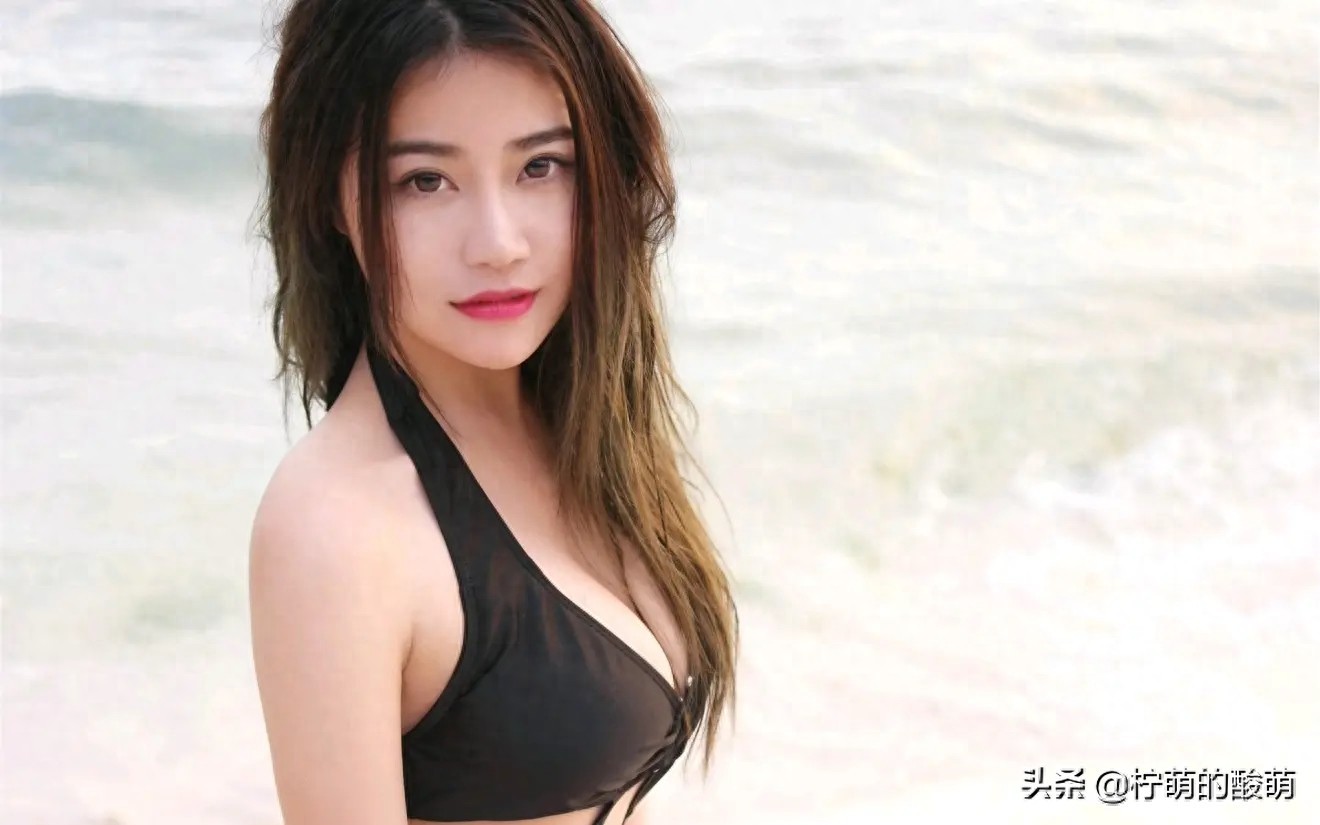 摄影：许诺Sabrina沙滩比基尼写真