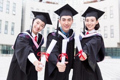 大学毕业一般多少岁?