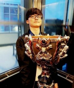 LOL总决赛SKT获得三冠 很多历史第一已经有了结果!