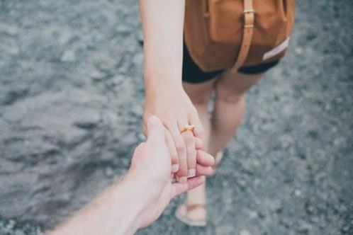 伤感网名女生冷淡(哭到全世界心碎的网名)