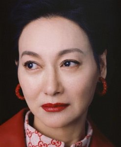 惠英红:我整容,脸上缝89针,怎么了?