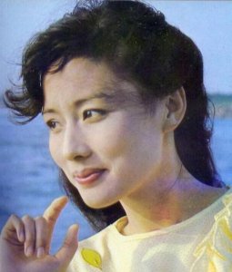 80年代女星赵娜:无奈转行卖啤酒为生,今64岁过的如何?