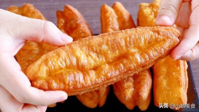超新手的炸油条家庭配方,第一次做就成功!蓬松酥脆,个个空心!