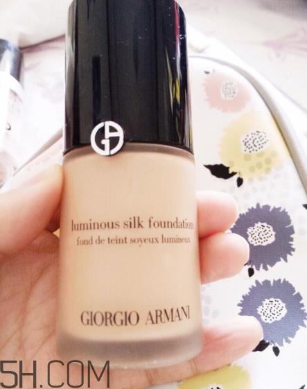 阿玛尼丝质亮丽粉底液好用吗?阿玛尼丝质亮丽粉底液多少钱? 阿玛尼丝质亮丽粉底液好用吗?阿玛尼丝质亮丽粉底液多少钱?