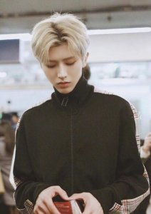 Nine percent美国合照合集,九人蔡徐坤帅气,范丞丞呆萌!