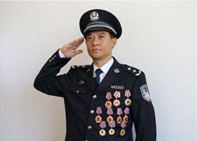 ​刑警刘忠义：用热血书写正义篇章