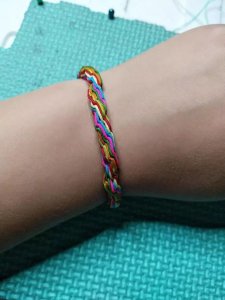 5款简单有爱的手链,只要几根彩绳,在家就可以编,不比买的差