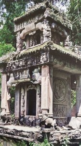 原来墓碑上刻名字这么讲究,看了才知道,刻错的话直接影响后人