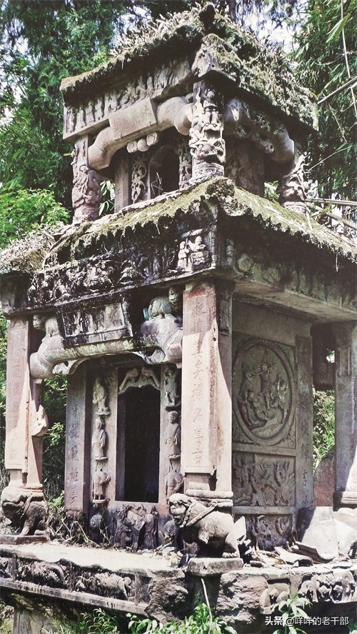 原来墓碑上刻名字这么讲究,看了才知道,刻错的话直接影响后人