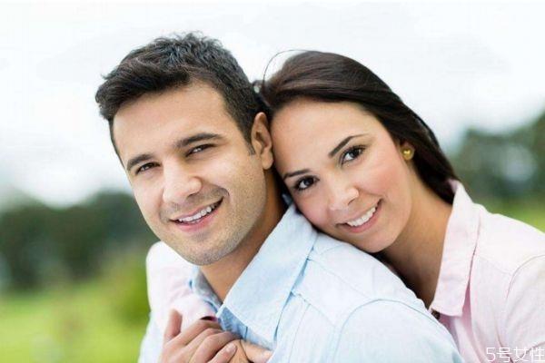 男人会假装爱一个女人吗 渣男不爱你假装爱你的表现 男人会假装爱一个女人吗 渣男不爱你假装爱你的表现