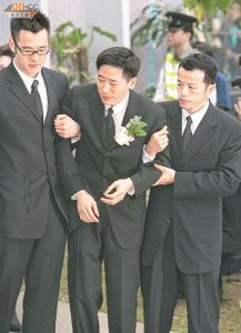 8张照片重温张国荣和唐鹤德的亲密时刻,爱情跨越性别生死