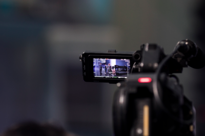 b站新人小主播一个月收入:2千以上(靠观众打赏赚钱)