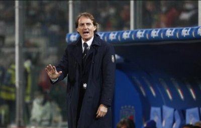 ​0-1，意大利出局！3场世预赛让曼奇尼走下神坛，创92年耻辱纪录