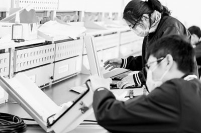 ​黄旭华的简介和事迹（中国核潜艇之父黄旭华：32岁被密召进京，此后30年再没回