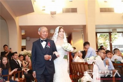 孙耀威迎娶相恋多年女友 陈美诗资料三围私房照曝光