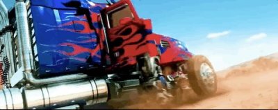 ​激爽炸裂超出预期，《变形金刚7》来了，汽车人联手猛兽出战宇宙