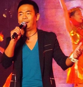 孙浩:26岁上春晚走红,得罪杨坤20年不说话,56岁至今未婚没孩子