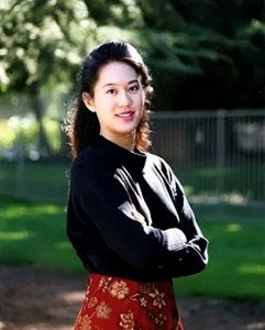 1997年,张纯如揭露“南京大屠杀”真相,7年后饮弹自尽,为何?