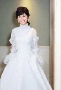 比赵雅芝小两岁的米雪,同样是冻龄女神,为什么总有人说她丑?