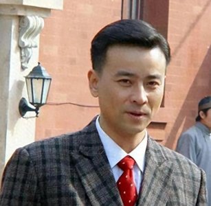 演员罗钢:娶小23岁郝蕾,助娇妻战胜家族遗传病,48岁喜迎得子