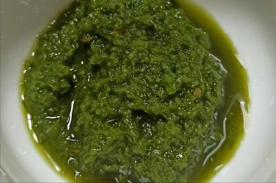 腌韭菜花,只放盐容易坏!奶奶教我1招,翠绿鲜香,不变味不长毛